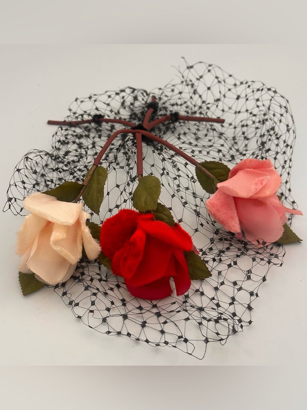 Vintage 1950s Bamberger’s Floral Fascinator Birdcage Veil Headpiece